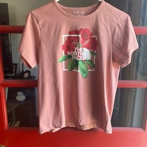 NWOT women’s north face recycled T-shirt.